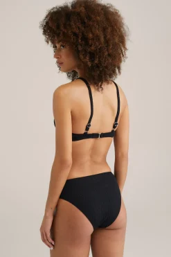 bikinitop met structuur