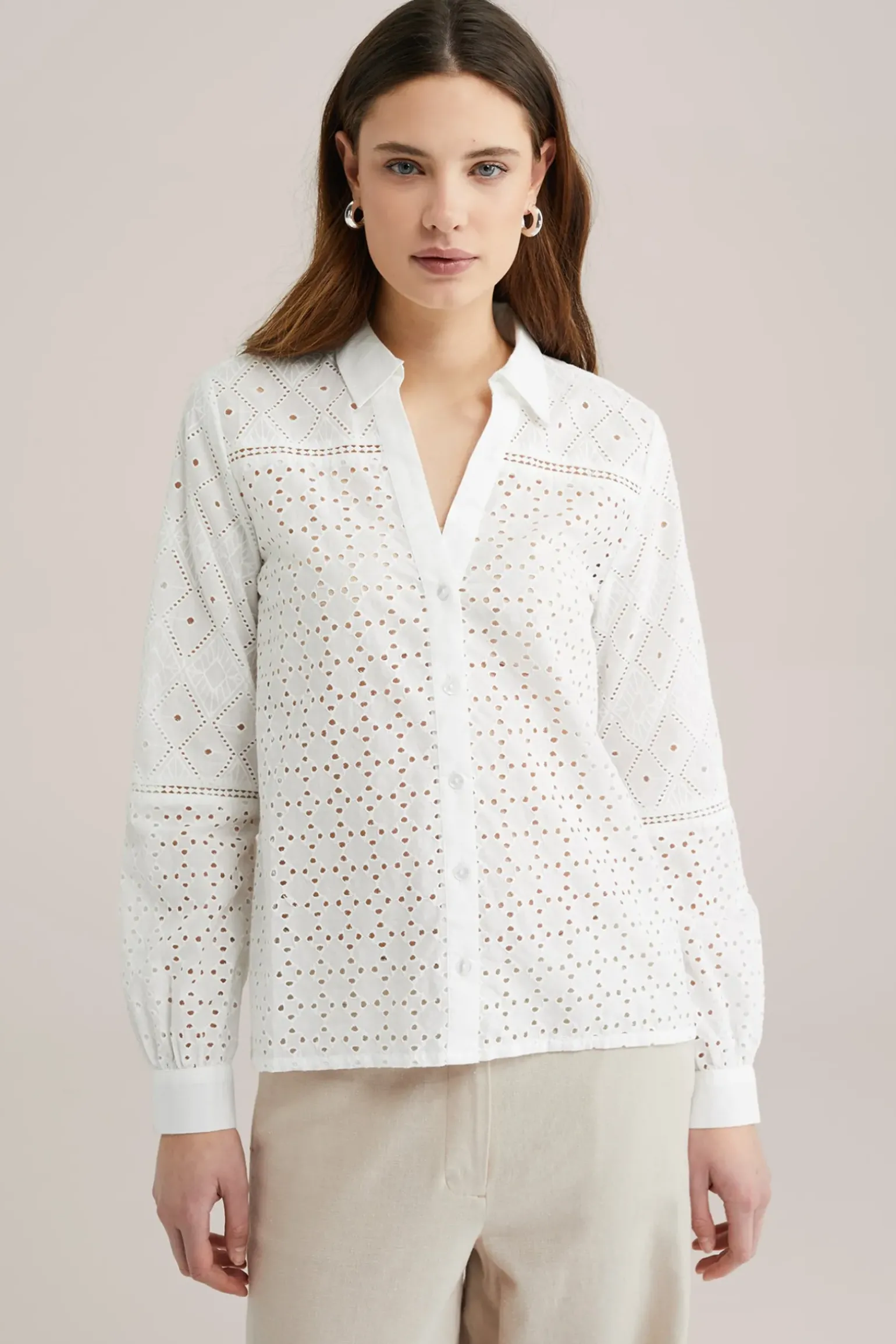 blouse met broderie anglaise