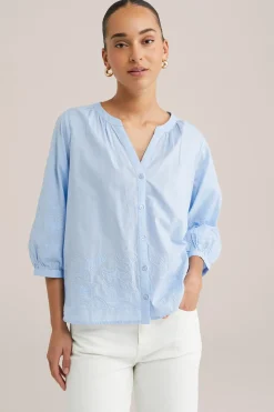 blouse met embroidery