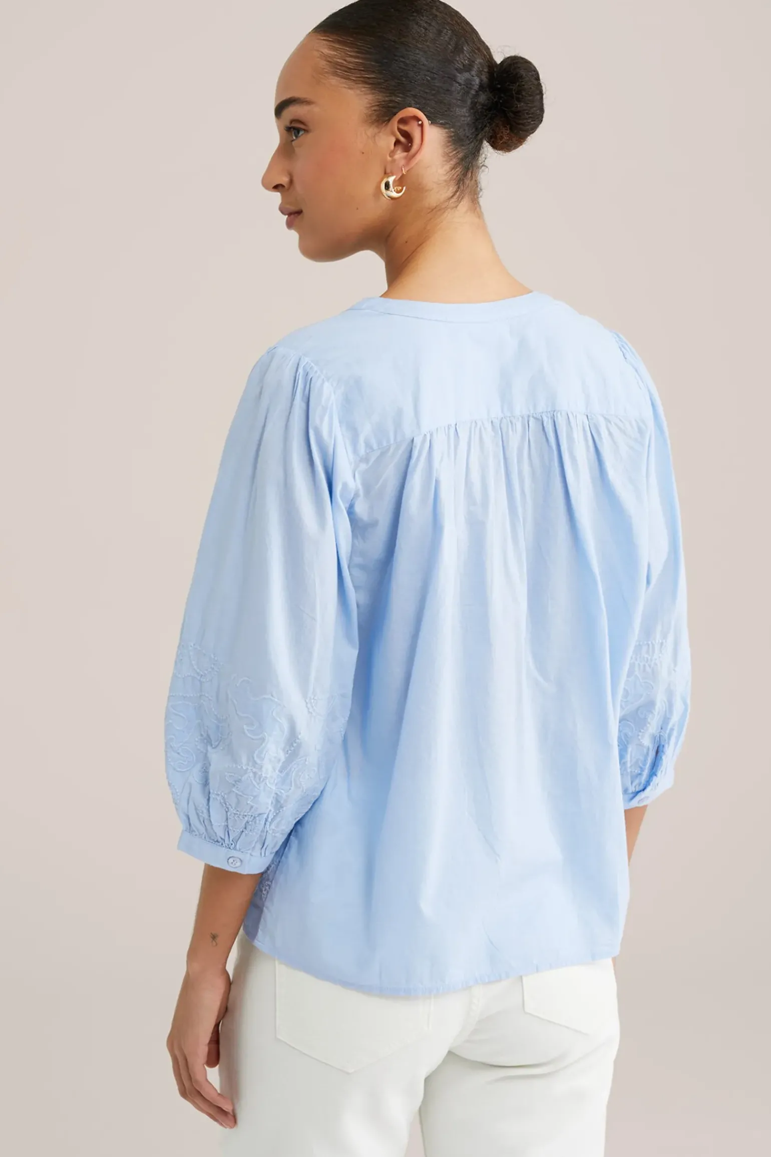 blouse met embroidery