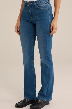 bootcut jeans