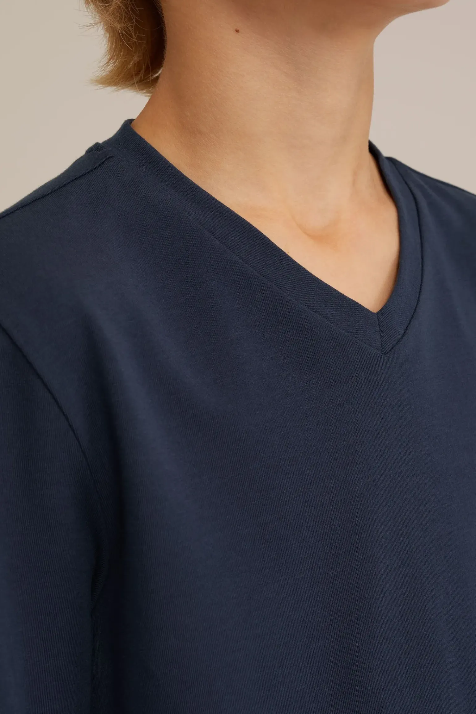 Jongens basic T-shirt met V-hals