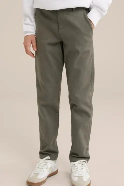 Jongens slim fit chino van jogkwaliteit