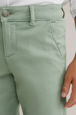 Jongens slim fit chino van jogkwaliteit