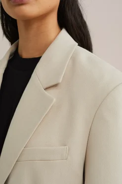loose fit blazer