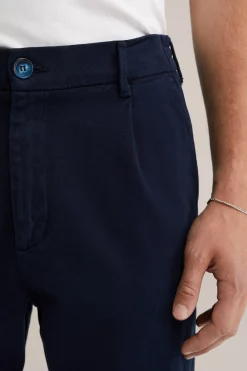 loose fit chino met stretch