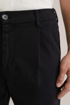 loose fit chino met stretch