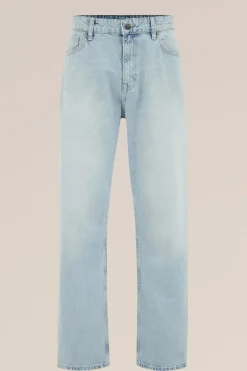loose fit jeans