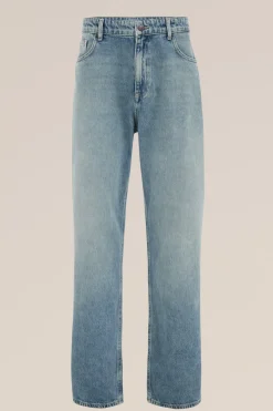 loose fit jeans