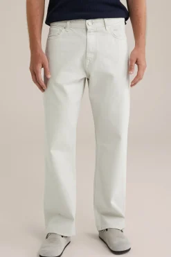 loose fit jeans