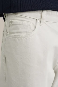 loose fit jeans