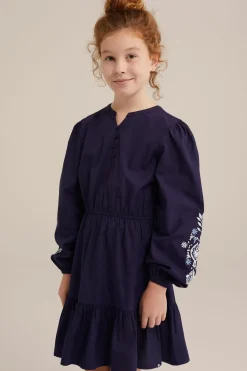 Meisjes jurk met embroideries