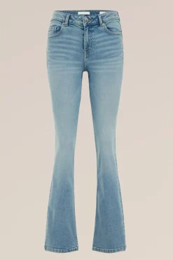 Mid rise bootcut jeans met superstretch