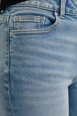 Mid rise bootcut jeans met superstretch