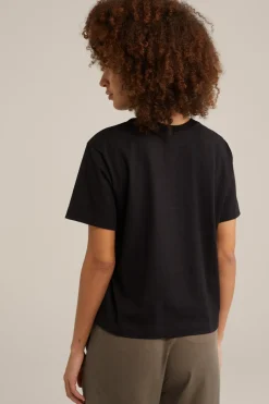 oversized T-shirt