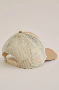 pet met embroidery