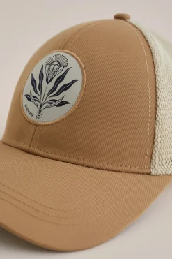 pet met embroidery
