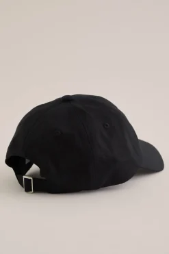 pet met embroidery