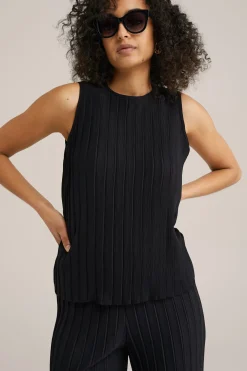 pliss&eacute; top