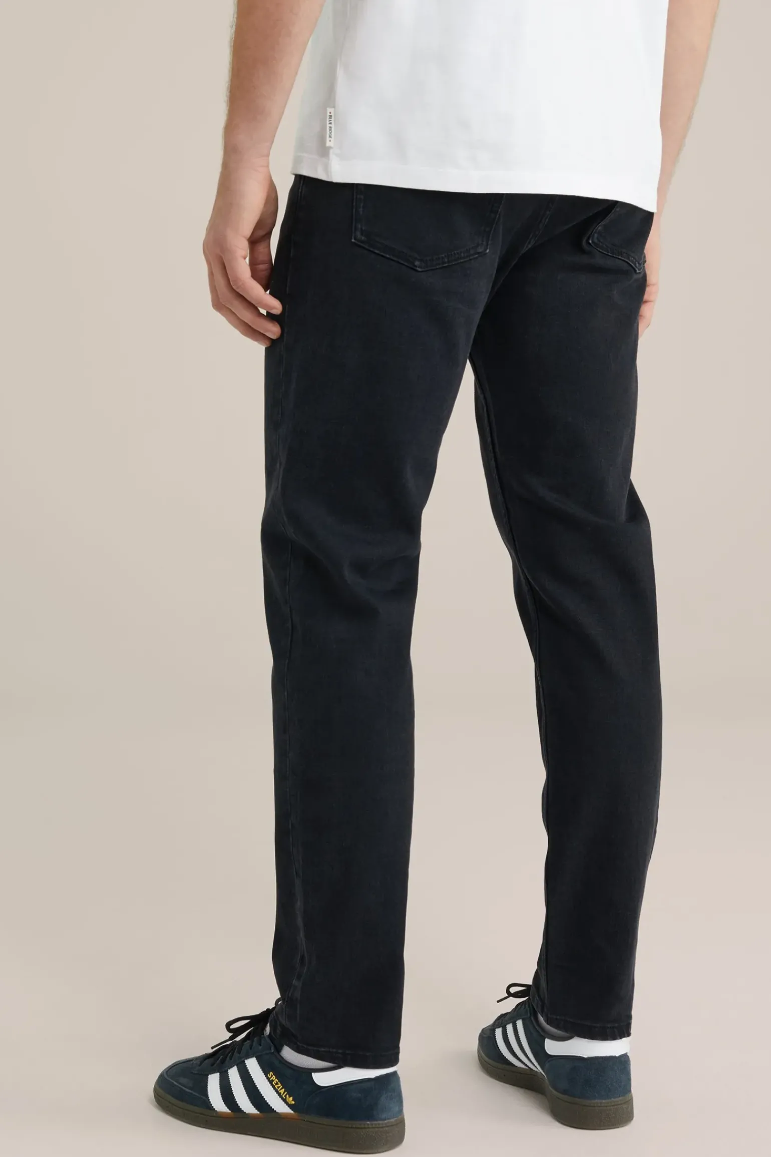 Rain ready slim fit jeans met medium stretch