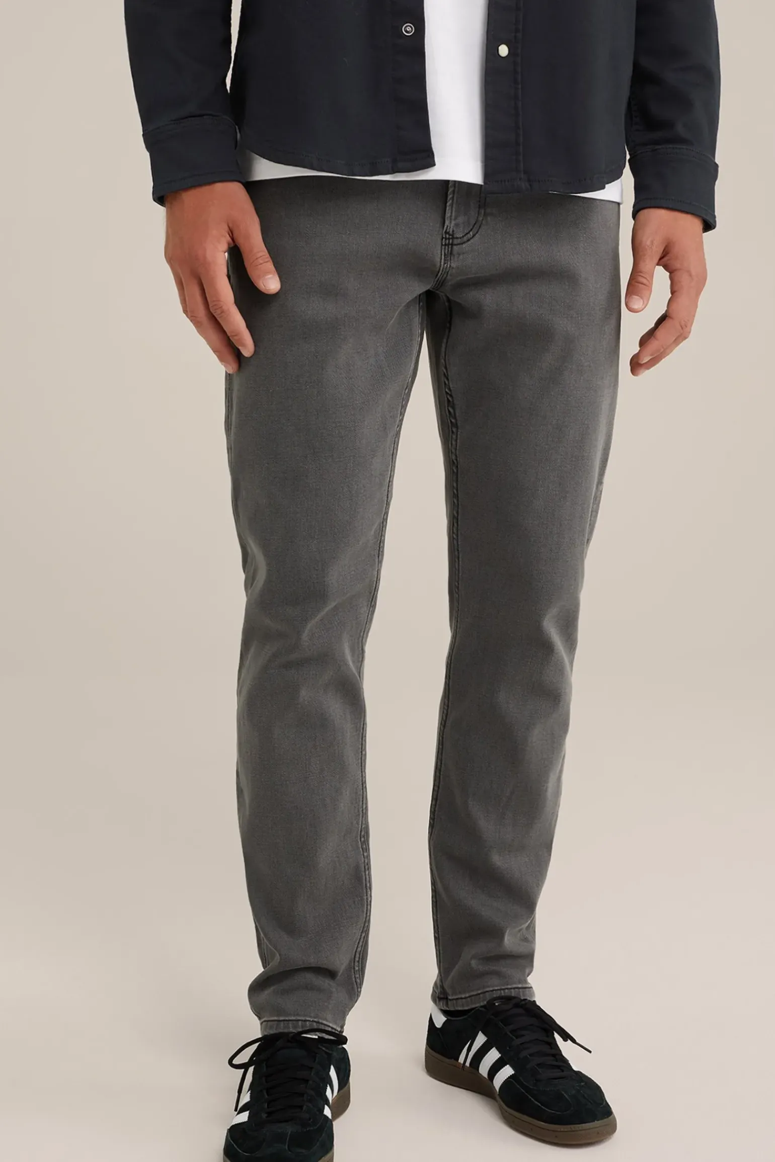 Rain ready slim fit jeans met medium stretch