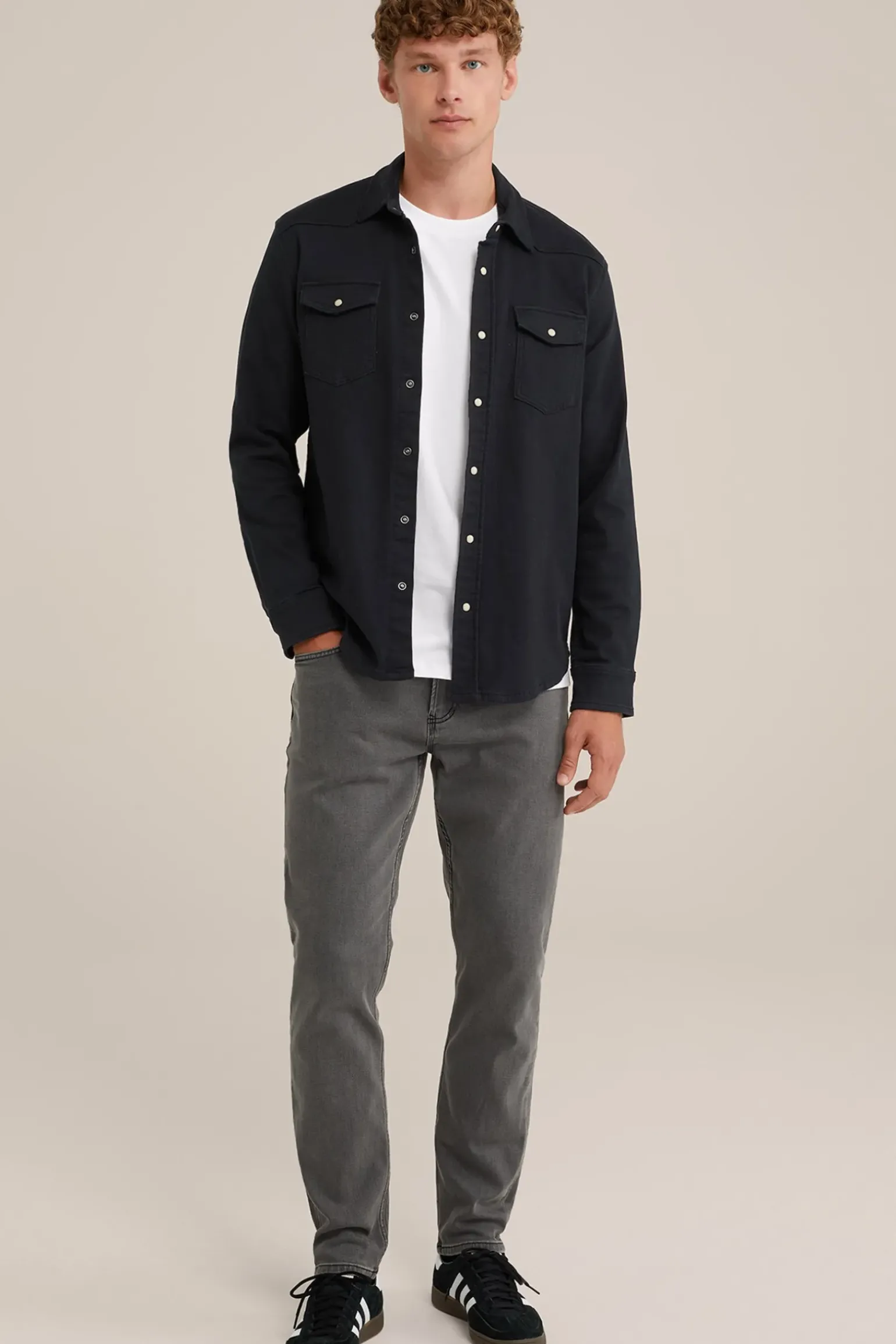 Rain ready slim fit jeans met medium stretch