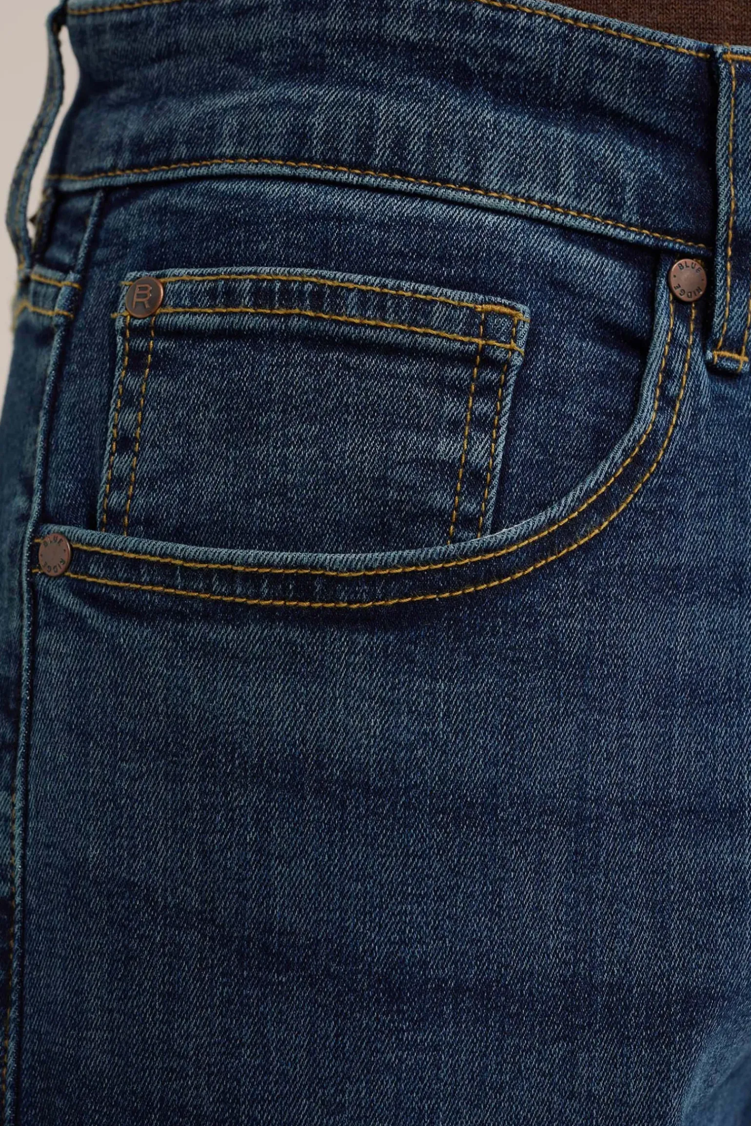 regular fit jeans met medium stretch