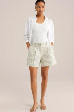 relaxed fit short