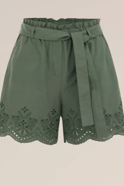 Relaxed fit short met embroidery
