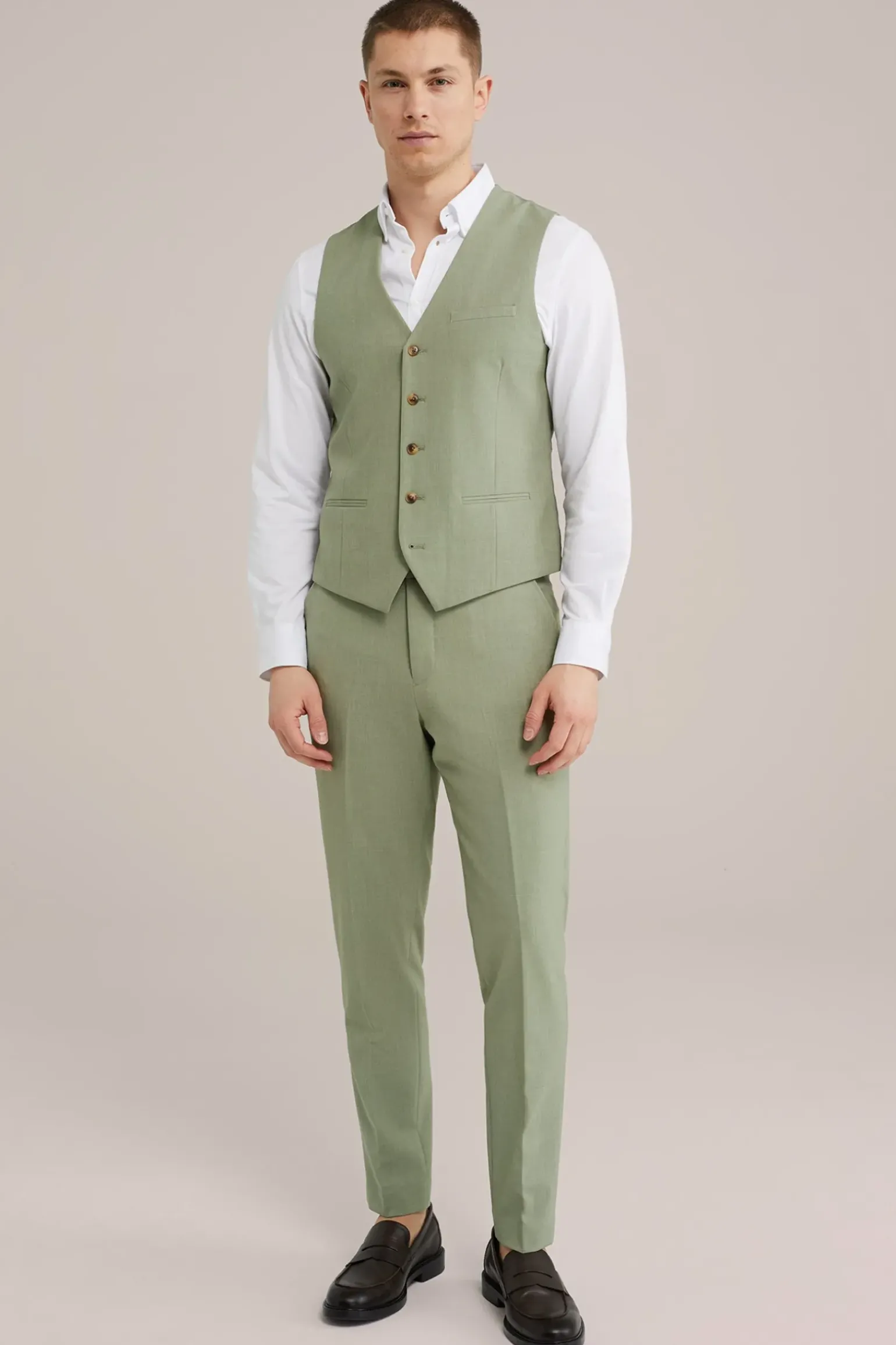 slim fit gilet