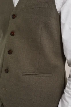 slim fit gilet