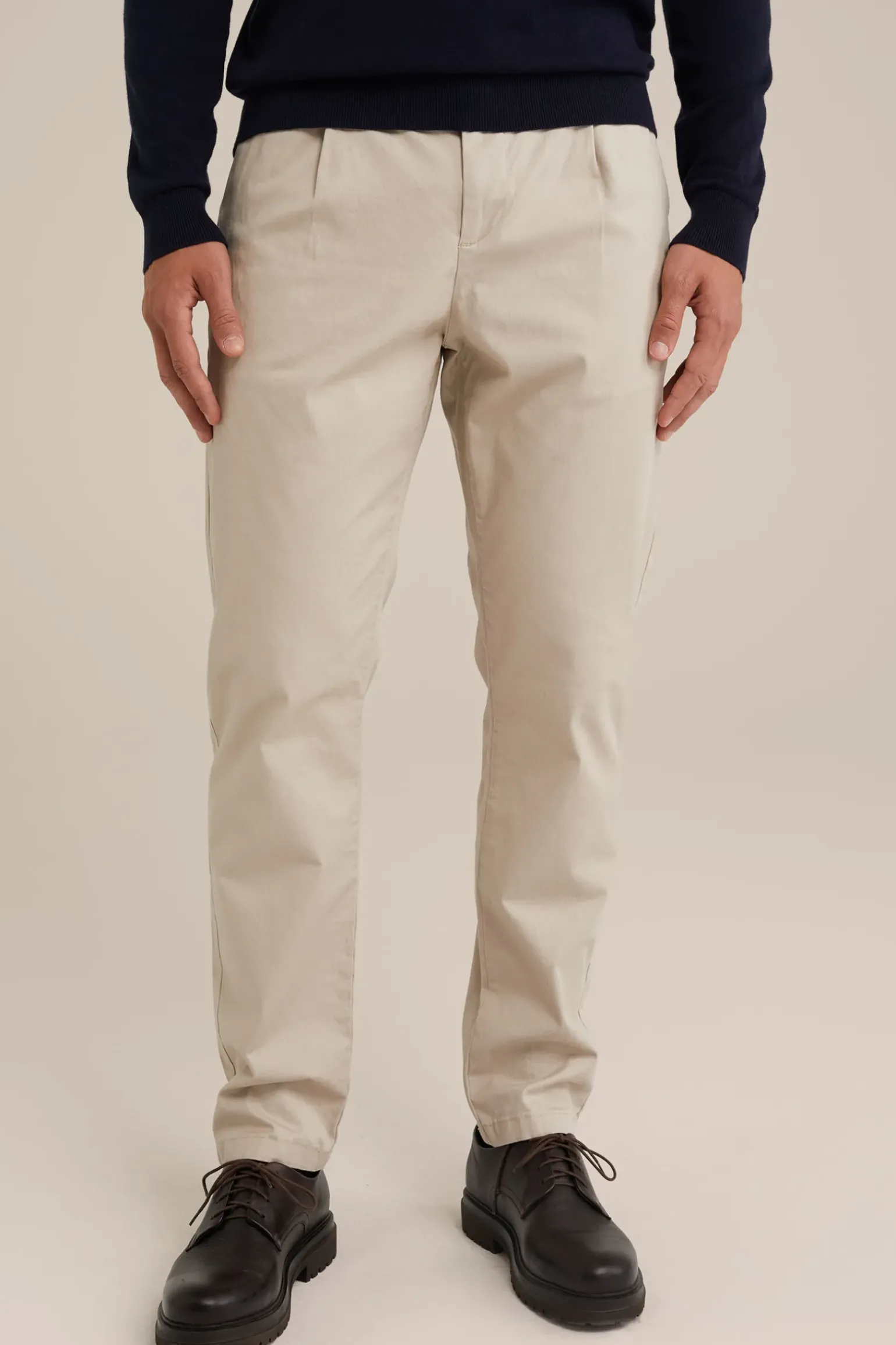 tapered fit chino met stretch