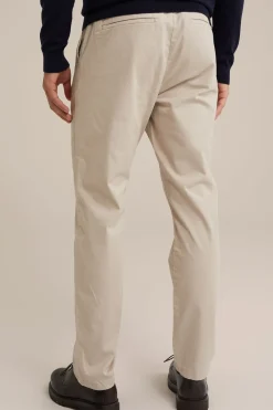 tapered fit chino met stretch
