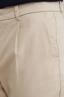 tapered fit chino met stretch