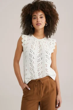top met embroidery