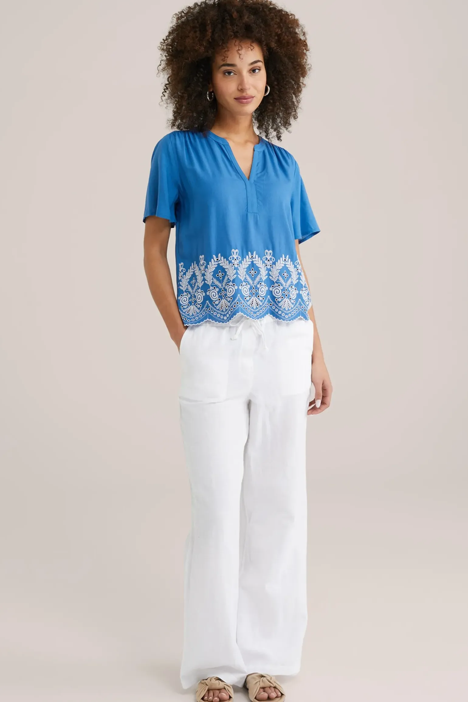 top met embroidery