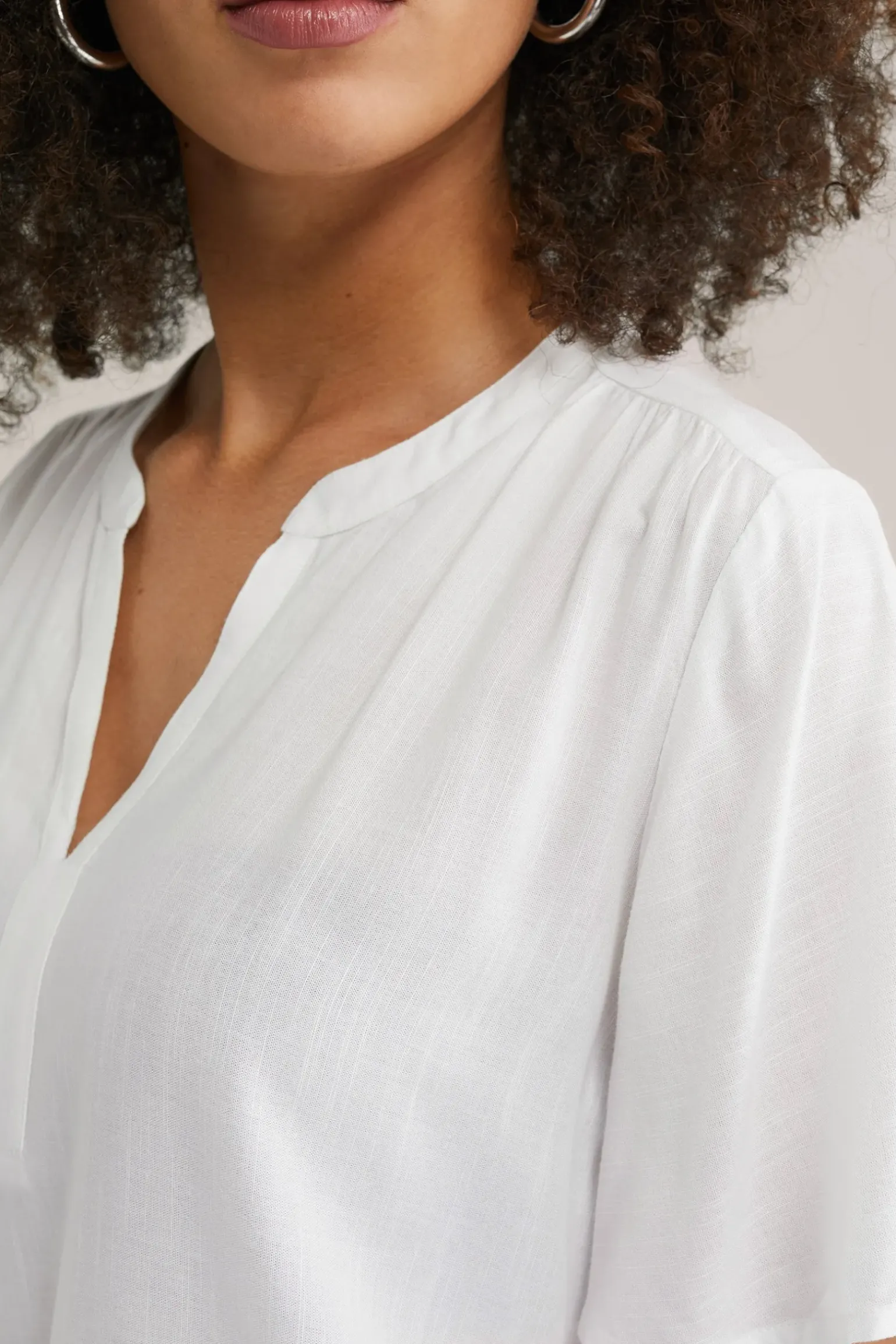 top met embroidery