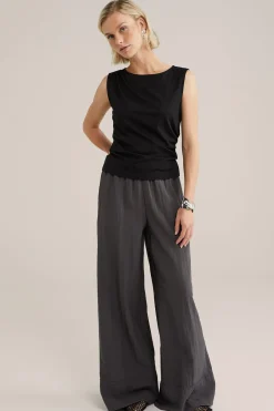 top met plooidetail