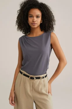 top met plooidetail