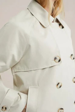 trenchcoat
