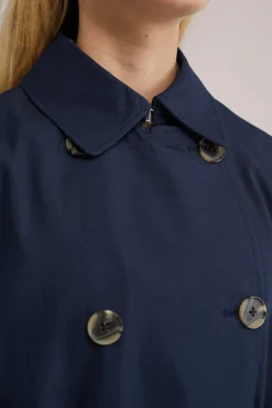 trenchcoat