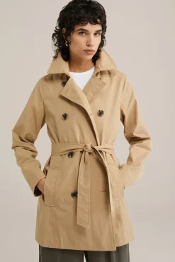 trenchcoat