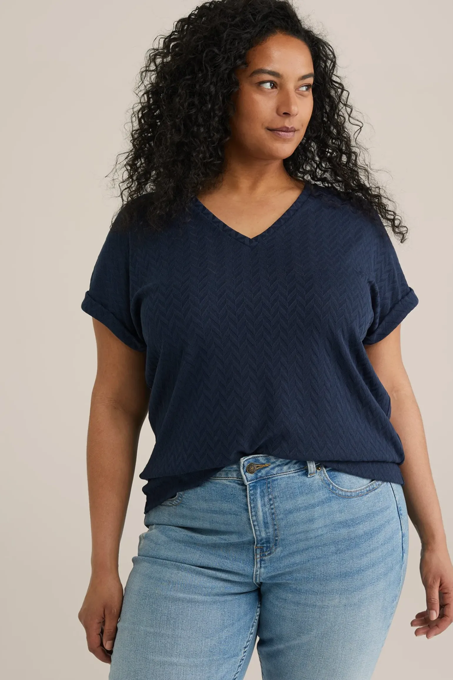 T-shirt met opengewerkt dessin - Curve