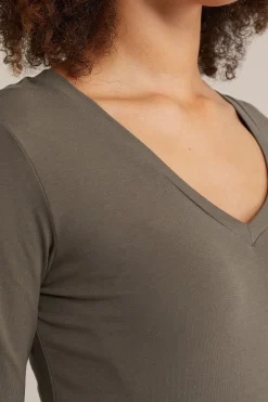 T-shirt met V-hals