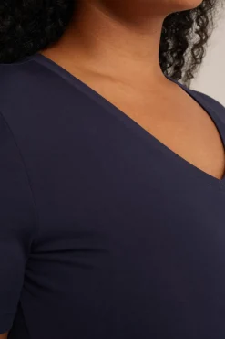 T-shirt met V-hals - Curve