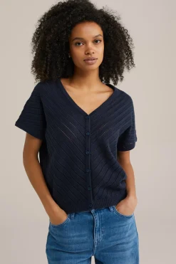 vest met opengewerkt dessin